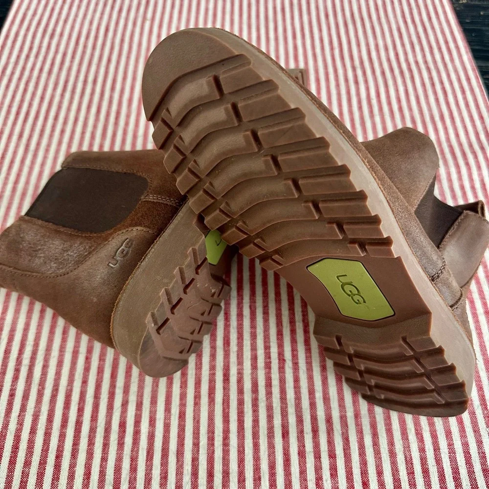 UGG Kids Brown Ankle Boots, Child size 3 - Picture 3 of 4